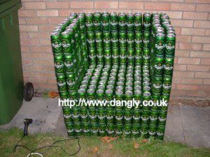 scaune din materiale reciclabile
